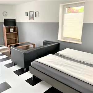 Apartment voll möbeliert mit Balkon BRE